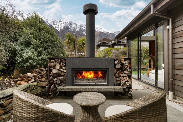 Photo of property in 2 Reading Court, Jacks Point, Queenstown, 9371