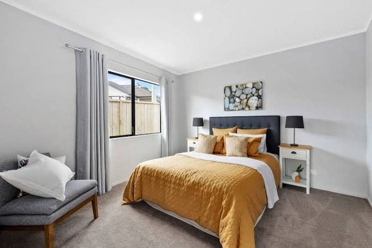 Photo of property in 94a Beach Haven Road, Beach Haven, Auckland, 0626