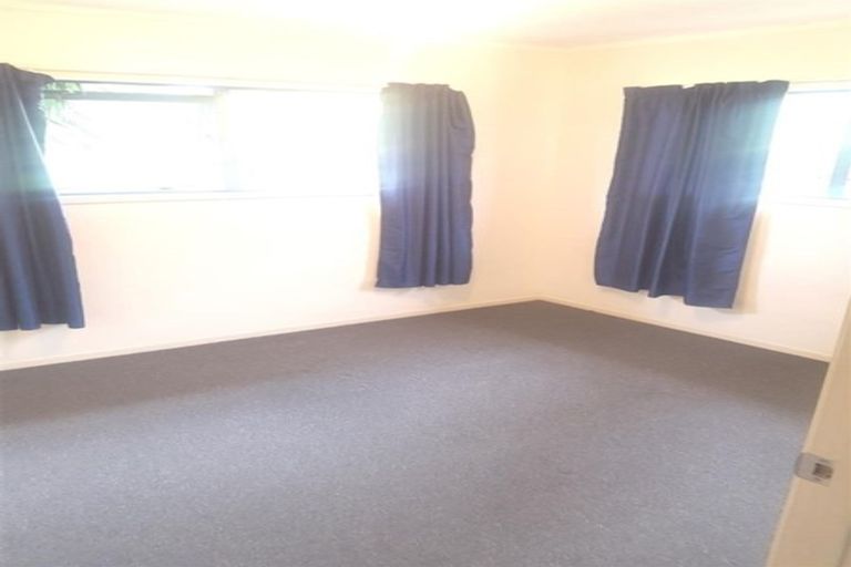 Photo of property in 35 Fruitvale Road, New Lynn, Auckland, 0600