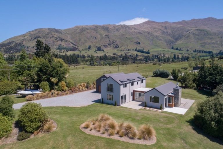 Photo of property in 42 Studholme Road, Wanaka, 9382