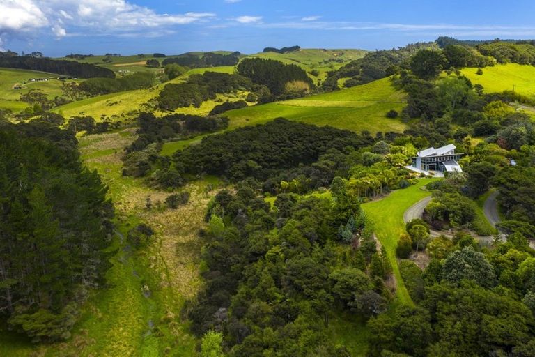 Photo of property in 218 Mcpike Road, Waimauku, 0883