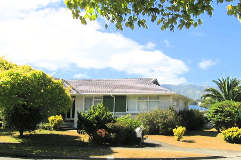 Photo of property in 10 Montana Road, Totara Park, Upper Hutt, 5018