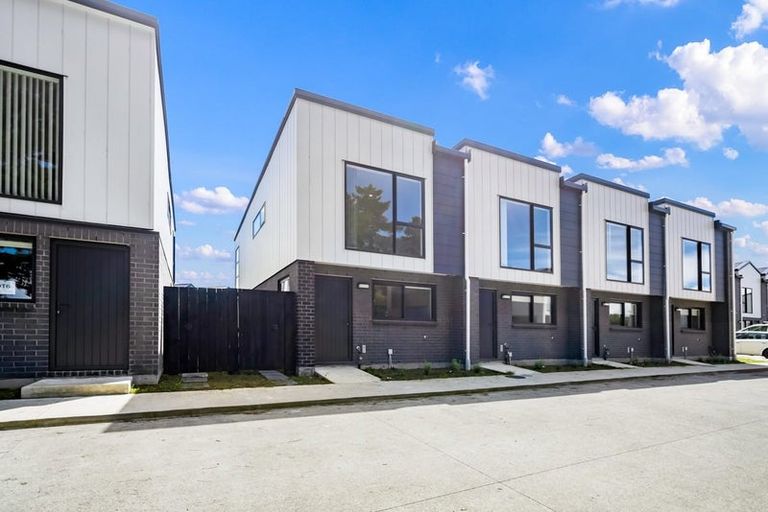 Photo of property in 14 Whai Hua Lane, Mangere Bridge, Auckland, 2022