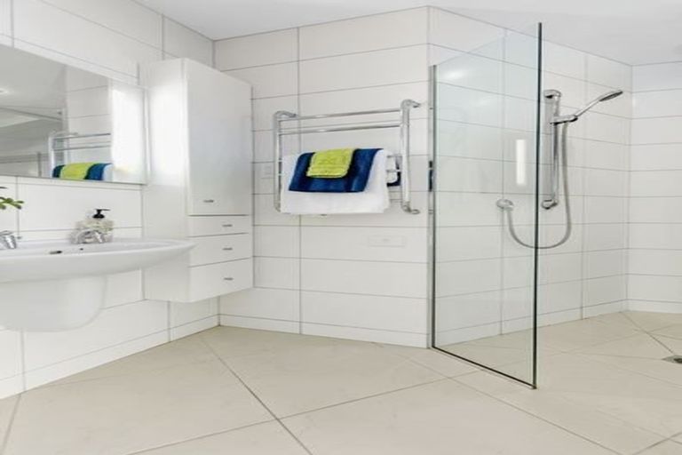 Photo of property in 29 Marsh Avenue, Forrest Hill, Auckland, 0620