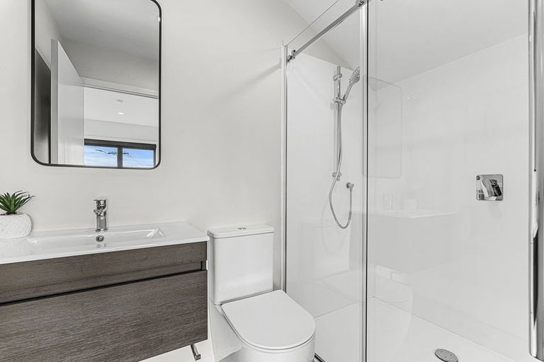 Photo of property in 120 Mangorei Road, Merrilands, New Plymouth, 4312