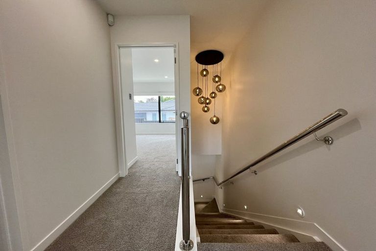 Photo of property in 98b Royal Road, Massey, Auckland, 0614
