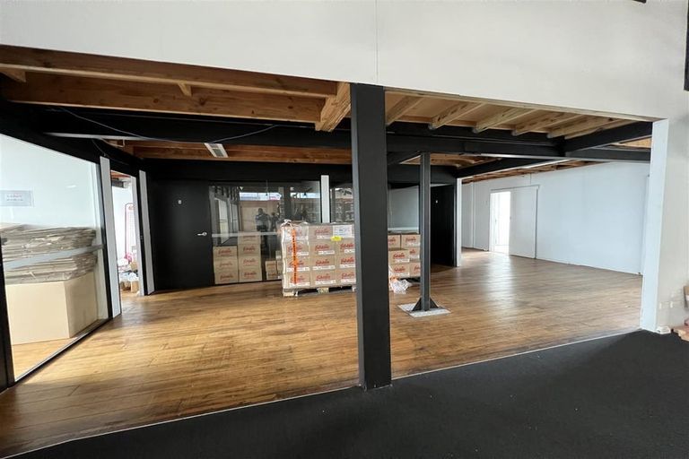 Photo of property in 25a Great South Road, Papakura, 2110