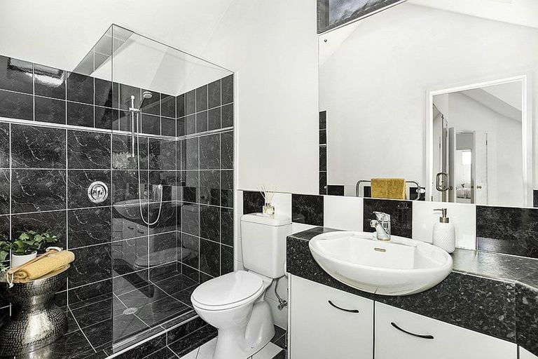 Photo of property in 82 Glenross Drive, Wattle Downs, Auckland, 2103