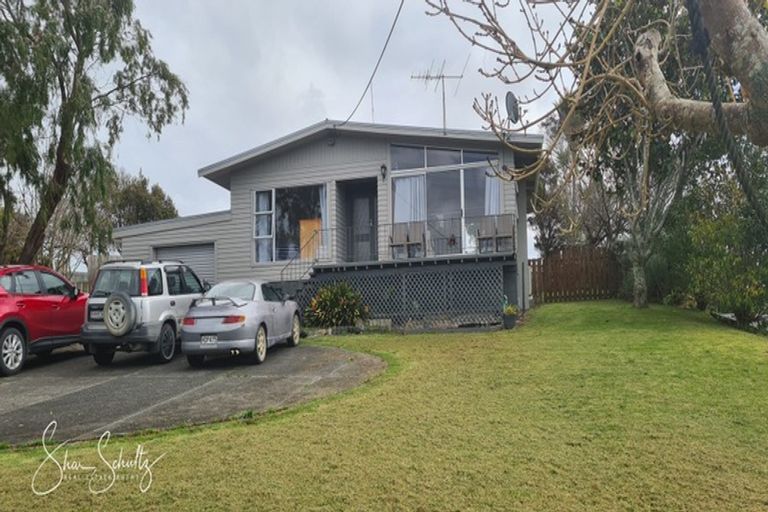 Photo of property in 35 Whaka Street, Maungaturoto, 0520