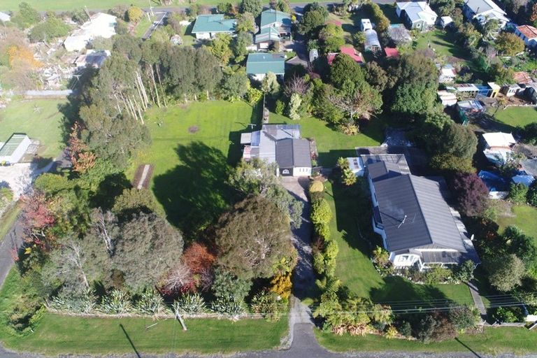 Photo of property in 20 Greenfield Street, Hector, 7822