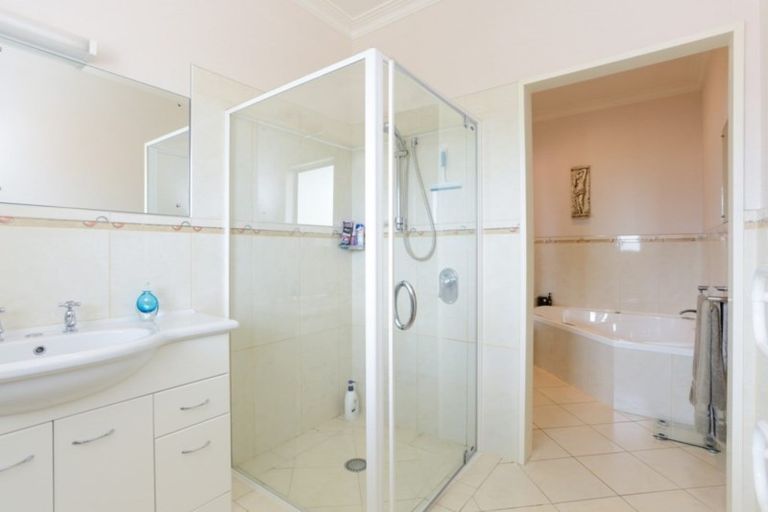 Photo of property in 20a Busby Hill, Havelock North, 4130