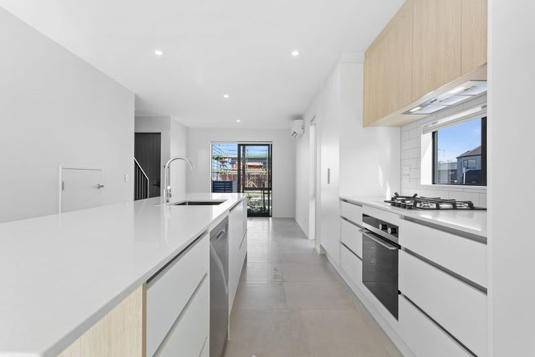 Photo of property in 36 Viridian Avenue, Rosehill, Papakura, 2113