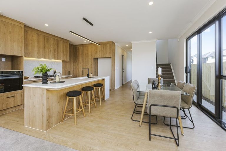 Photo of property in 3 Ridgehill Rise, Flat Bush, Auckland, 2019