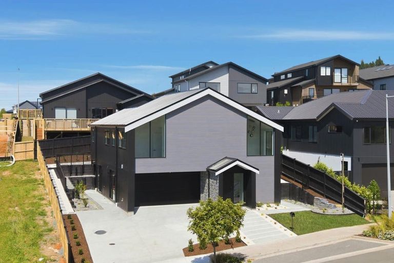 Photo of property in 5 Halcyon Bay Lane, Wainui, 0992