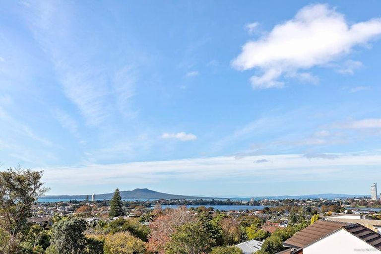 Photo of property in 40d Belmont Terrace, Milford, Auckland, 0620