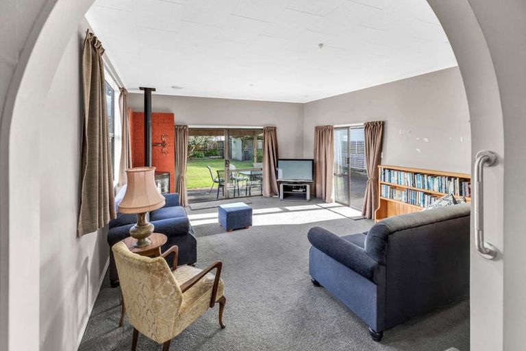 Photo of property in 87 Queen Street West, Levin, 5510