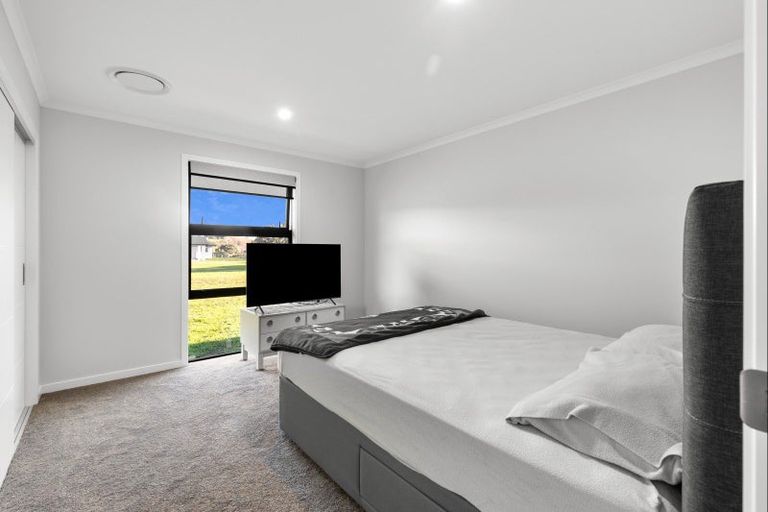 Photo of property in 230 Valley Views, Fitzherbert, Palmerston North, 4472