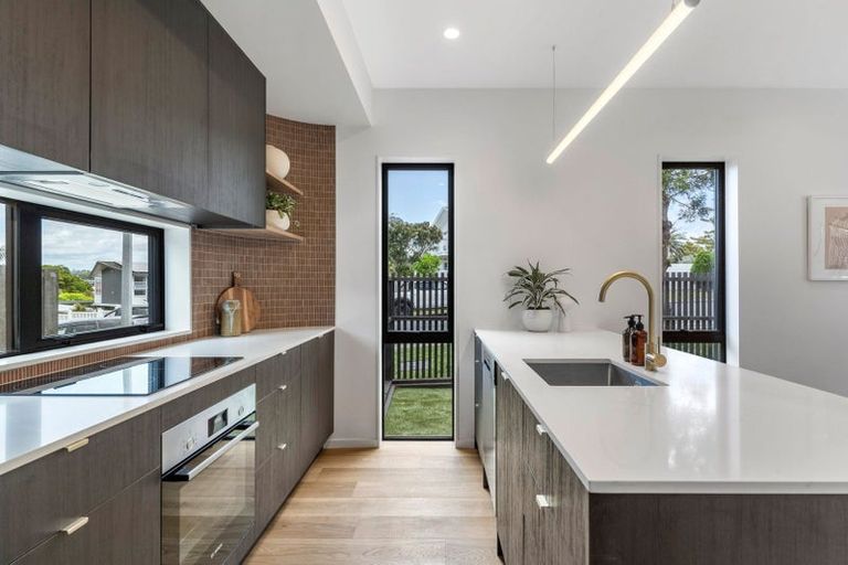 Photo of property in 99c Hillcrest Avenue, Hillcrest, Auckland, 0627