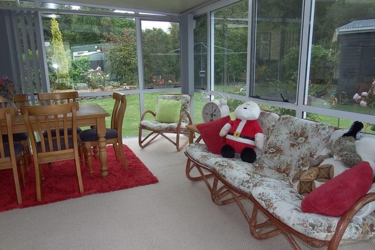 Photo of property in 77 Collingwood Street, Eltham, 4322