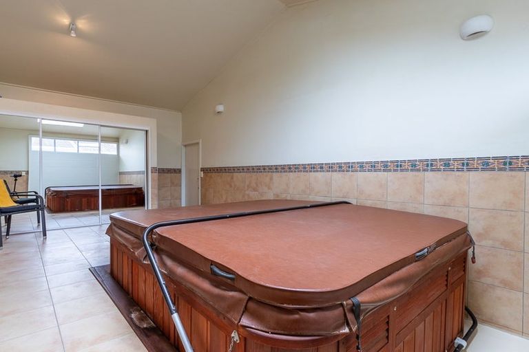 Photo of property in 249 Te Moana Road, Waikanae, 5036