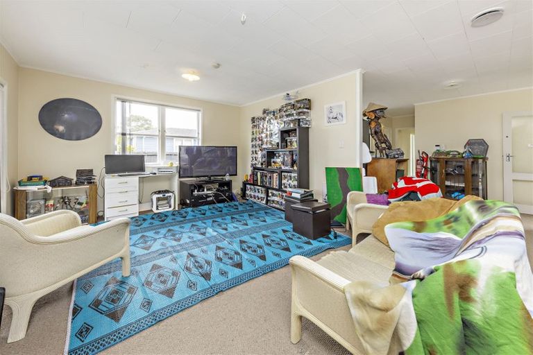 Photo of property in 136 Chichester Drive, Rosehill, Papakura, 2113