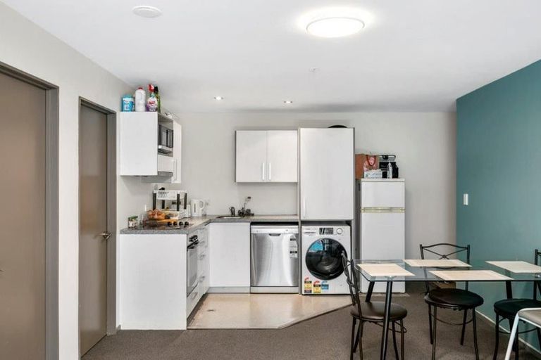 Photo of property in Dual Apartments, 403/142 Vivian Street, Te Aro, Wellington, 6011