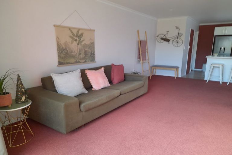 Photo of property in 1/2 Trigg Crescent, Taradale, Napier, 4112