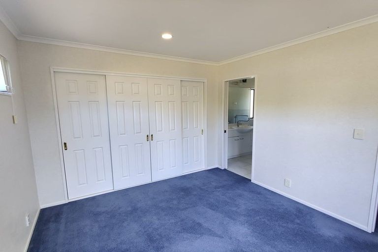 Photo of property in 8 Hattaway Avenue, Bucklands Beach, Auckland, 2012
