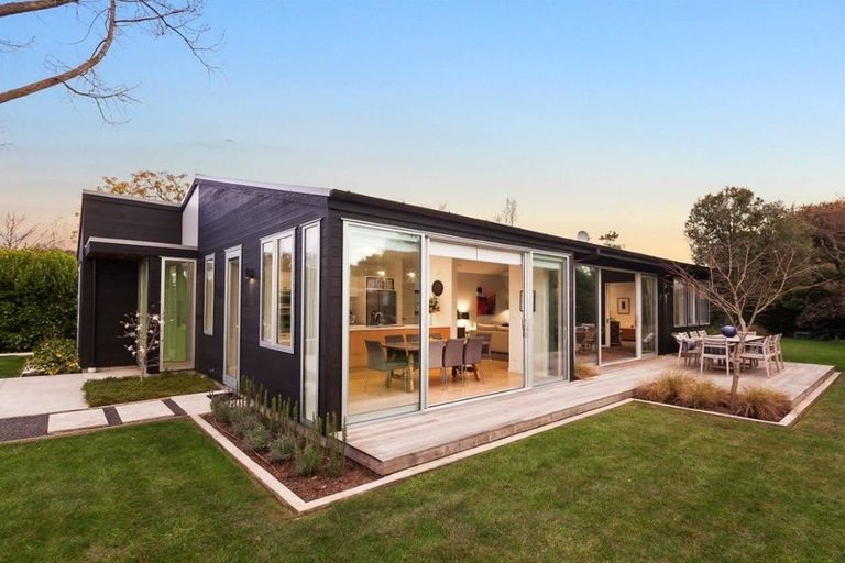 Photo of property in 9 Hadlow Place, Burnside, Christchurch, 8041