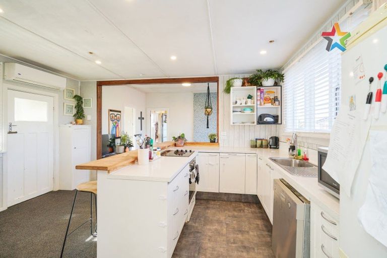 Photo of property in 63 Elles Road, Otautau, 9610