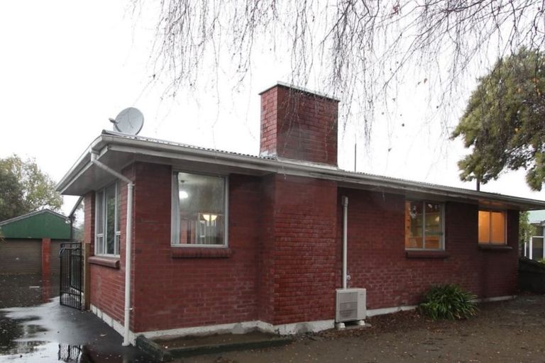 Photo of property in 21 Inwoods Road, Parklands, Christchurch, 8083