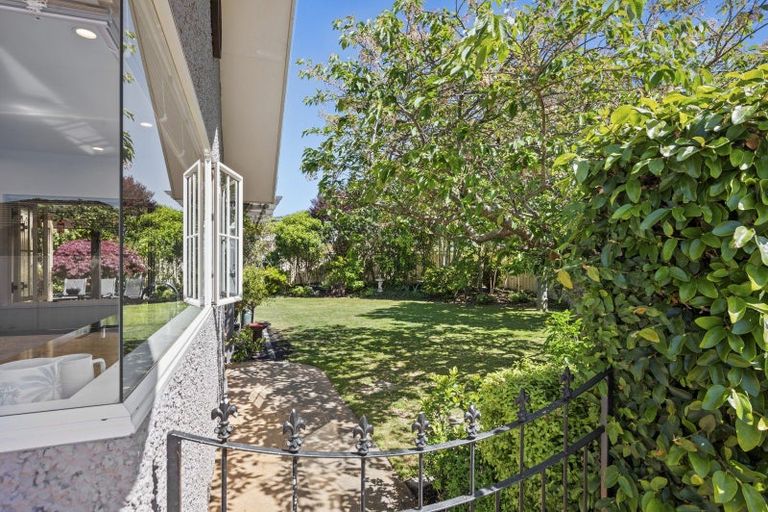Photo of property in 15 Pukekura Place, Taradale, Napier, 4112