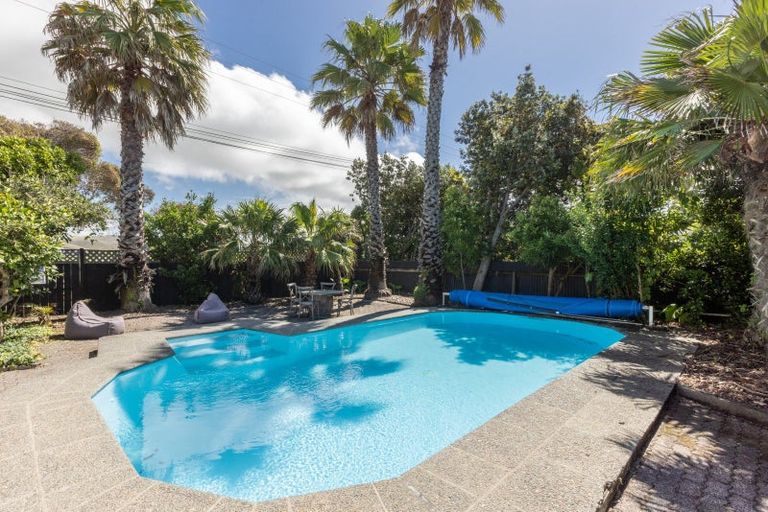 Photo of property in 243 Clifton Road, Te Awanga, 4102