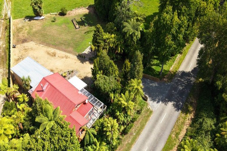 Photo of property in 240 Arapito Road, Karamea, 7893