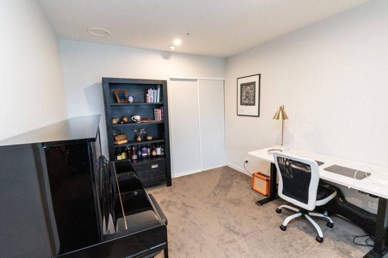 Photo of property in Pinnacle Apartments, E801/160 Victoria Street, Te Aro, Wellington, 6011