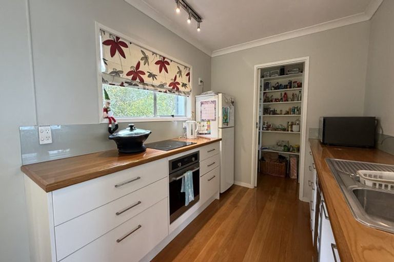 Photo of property in 83 Marellen Drive, Red Beach, 0932