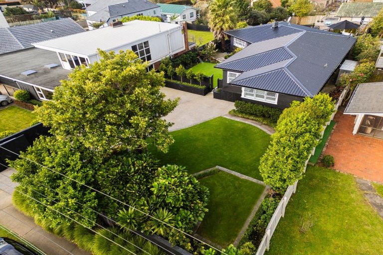 Photo of property in 81 Bleakhouse Road, Howick, Auckland, 2014