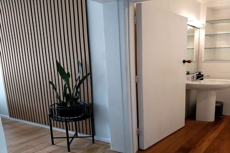 Photo of property in 55 Sylvan Valley Avenue, Titirangi, Auckland, 0604