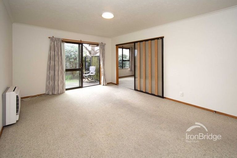 Photo of property in 3/66 Middlepark Road, Sockburn, Christchurch, 8042