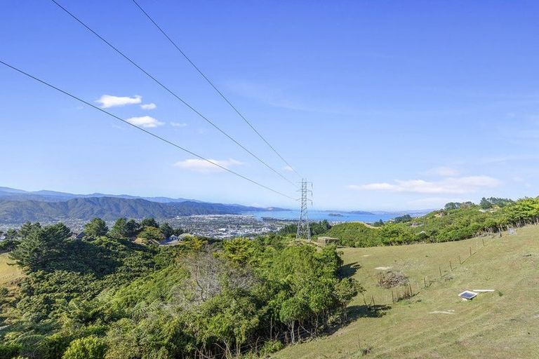 Photo of property in 95 Sweetacres Drive, Belmont, Lower Hutt, 5010