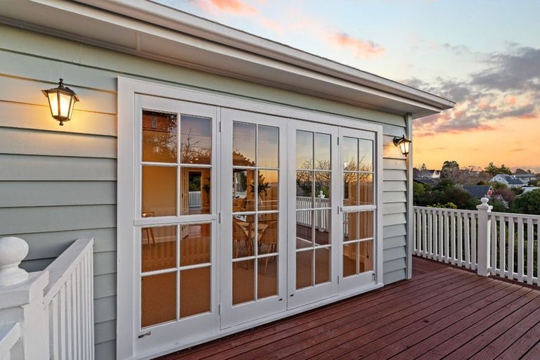 Photo of property in 77 Valley Road, Cashmere, Christchurch, 8022