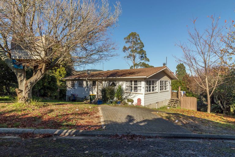 Photo of property in 18 Walnut Place, Owhata, Rotorua, 3010