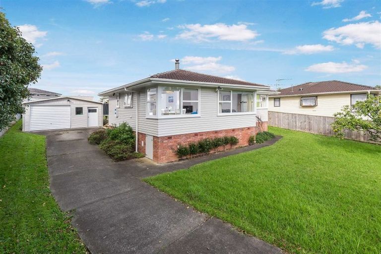 Photo of property in 5 Rainbow Place, Wattle Downs, Auckland, 2103
