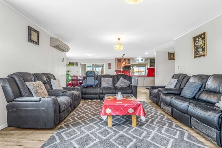 Photo of property in 526 Massey Road, Mangere, Auckland, 2022