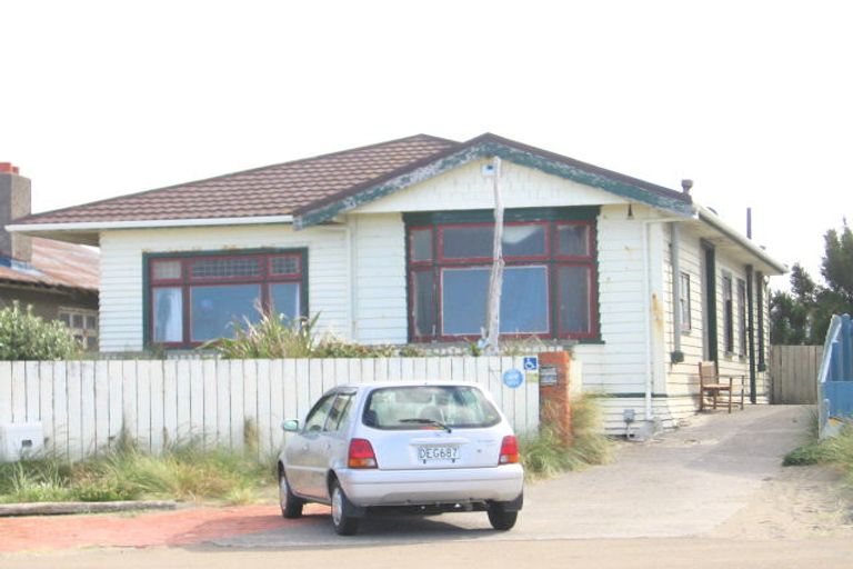 Photo of property in 20 Lyall Parade, Lyall Bay, Wellington, 6022