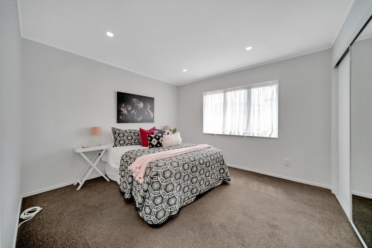 Photo of property in 60 De Quincey Terrace, Highland Park, Auckland, 2010