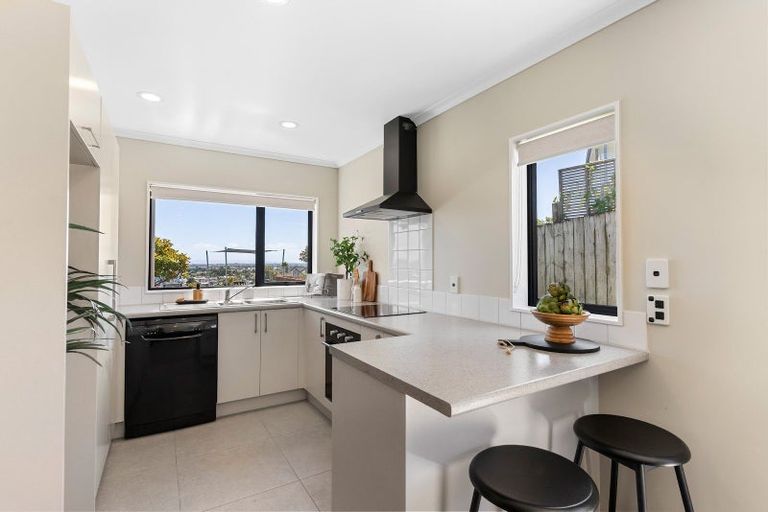 Photo of property in 79 Kirikiri Drive, Papakura, 2110