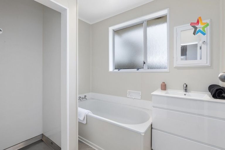 Photo of property in 15a Pencarrow Crescent, Wainuiomata, Lower Hutt, 5014