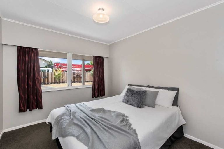 Photo of property in 55 Morrow Avenue, St Andrews, Hamilton, 3200