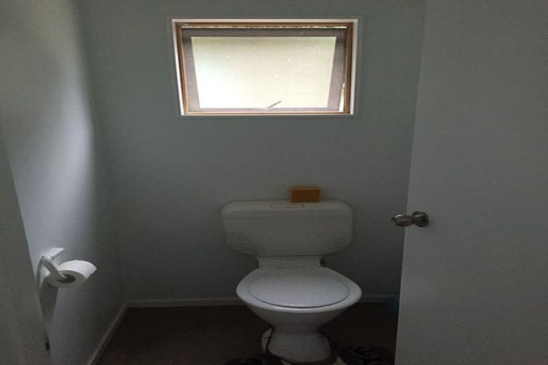 Photo of property in 2 Shirley Road, Parau, Auckland, 0604